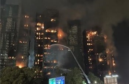  Số người thương vong trong vụ cháy chung cư ở Hong Kong (Trung Quốc) tiếp tục tăng 