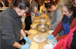 Quảng bá ẩm thực Việt qua lớp học làm nem tại Brussels