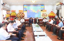 Phó Chủ tịch Quốc hội Trần Quang Phương chúc mừng Giáng sinh tại An Giang