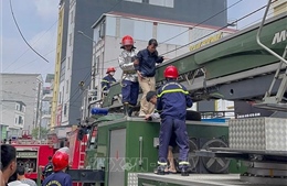 Kịp thời giải cứu 8 người mắc kẹt trong vụ cháy nhà trọ ở Bắc Ninh