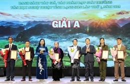 Tôn vinh, thúc đẩy phát triển văn học nghệ thuật Xứ Lạng