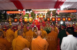 Tri ân, tưởng nhớ các anh hùng liệt sĩ tại Nghĩa trang liệt sĩ Vĩnh Hưng - Tân Hưng