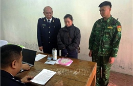 Bắt giữ vụ vận chuyển số lượng lớn bạc trái phép