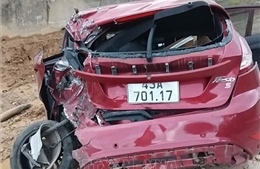 Tai nạn giao thông liên hoàn làm 11 xe ô tô bị hư hỏng trên đường La Sơn - Hòa Liên 