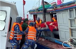 Ứng cứu thành công một thuyền viên bị đứt rời bàn chân trên biển 