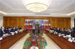 Chủ tịch Quốc hội Trần Thanh Mẫn hội kiến Chủ tịch Quốc hội Lào Saysomphone Phomvihane