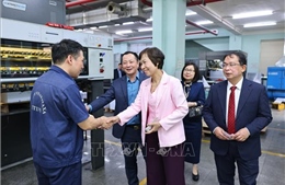 Lãnh đạo TTXVN chúc Tết Công ty TNHH MTV In và Thương mại 