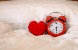 Ngừng ăn trước khi ngủ 3 giờ giúp cải thiện tim mạch