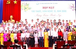 Phát huy vai trò đội ngũ trí thức, văn nghệ sĩ và báo chí trong phát triển địa phương