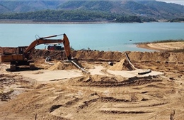 Phát hiện dấu hiệu khai thác cát trái phép trên lòng hồ thủy điện Ia Ly