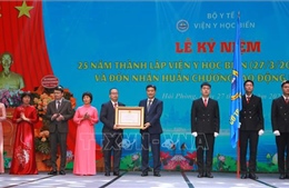 Phó Chủ tịch Quốc hội Vũ Hồng Thanh dự lễ kỷ niệm 25 năm thành lập Viện Y học biển