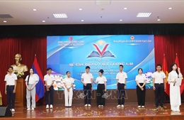 Tôn vinh tiếng Việt: Cầu nối gìn giữ quan hệ đặc biệt Việt Nam - Lào mãi vững bền