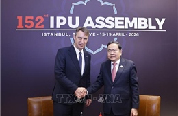 Chủ tịch Quốc hội Trần Thanh Mẫn hội kiến Chủ tịch Thượng viện Bỉ Vincent Blondel 