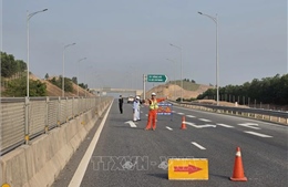 Tạm thời cấm một số đoạn cao tốc Vũng Áng - Cam Lộ để thi công hệ thống giám sát và thu phí