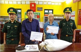 Bắt giữ 2 đối tượng mua bán, tàng trữ, vận chuyển trái phép vật liệu nổ