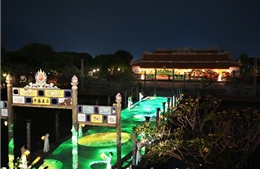 Du khách ấn tượng với đêm 'Hoàng cung huyền ảo' trong Đại Nội Huế