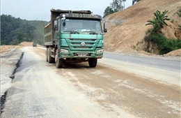 Bộ trưởng Bộ Xây dựng kiểm tra tiến độ hai dự án cao tốc tại Lạng Sơn, Cao Bằng