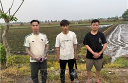 Tạm giữ các đối tượng nhập cảnh trái phép từ nước ngoài vào Việt Nam