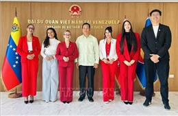 Thế hệ trẻ Venezuela ngưỡng mộ vị lãnh tụ vĩ đại của dân tộc Việt Nam