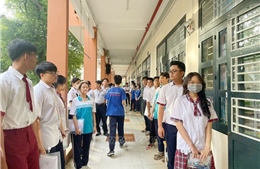 Đa dạng hình thức ôn luyện kết hợp hướng dẫn học sinh tự học