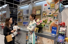 Dấu ấn văn hóa Việt Nam tại Hội chợ Sách Hong Kong (Trung Quốc) lần thứ 36