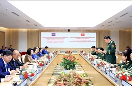 Chủ tịch Quốc hội Campuchia thăm Tập đoàn Công nghệ viễn thông Quân đội Viettel 