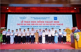 Trao 314 học bổng Vallet tiếp sức học sinh, sinh viên xuất sắc miền Nam Trung Bộ