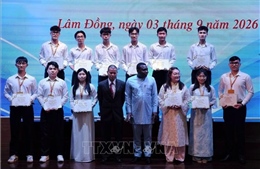 Trao 129 suất học bổng Vallet cho học sinh, sinh viên khu vực miền Trung - Tây Nguyên