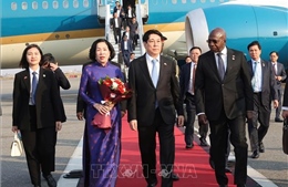 Chủ tịch nước Lương Cường đến Luanda, bắt đầu chuyến thăm cấp Nhà nước tới Cộng hòa Angola