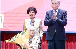 Đại biểu cao tuổi nhất là Anh hùng Lao động, nguyên Phó Chủ tịch nước Nguyễn Thị Bình