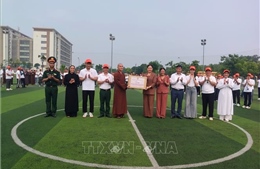 Phó Chủ tịch Ủy ban Trung ương MTTQ Việt Nam Hà Thị Nga động viên Khối đại đoàn kết toàn dân tộc tham gia diễu hành A80