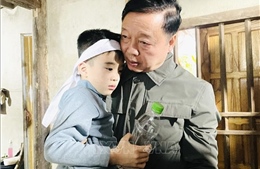 Vụ chìm tàu ở hồ Thác Bà: Phó Thủ tướng Trần Hồng Hà thăm hỏi, động viên gia đình nạn nhân