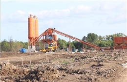 Bàn giao cơ bản mặt bằng tuyến chính dự án cao tốc Cà Mau - Đất Mũi