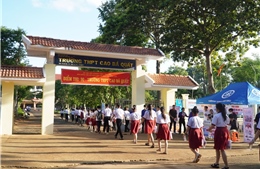 Kỷ luật cảnh cáo Hiệu trưởng vi phạm quy định về quản lý tài chính