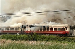 Cháy 2 toa tàu hỏa trên tuyến đường sắt Hà Nội – Hải Phòng