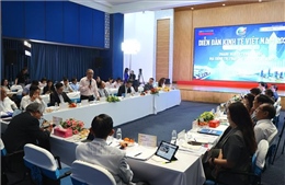 Ưu tiên giữ 'neo' vĩ mô trước áp lực chi phí và lãi suất gia tăng