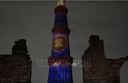 59 năm ASEAN: Lá cờ ASEAN lần đầu tỏa sáng trên biểu tượng lịch sử của Ấn Độ