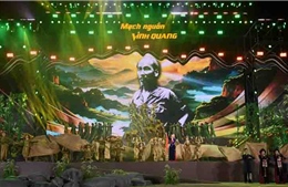 Chương trình &#39;Mạch nguồn vinh quang&#39; tri ân sâu sắc đồng bào, chiến sĩ