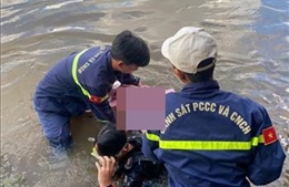Quảng Trị: Chơi dưới gầm cầu, hai em nhỏ đuối nước thương tâm