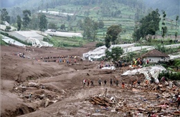 Indonesia: Lở đất, lũ quét khiến ít nhất 7 người thiệt mạng, hàng trăm người mất tích