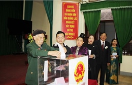 Cử tri miền Sơn La hòa chung không khí phấn khởi cả nước đi bầu cử