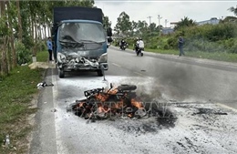 Tai nạn giao thông khiến 1 người tử vong, xe máy bốc cháy