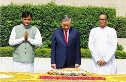 Tổng Bí thư, Chủ tịch nước Tô Lâm đặt vòng hoa tại Khu tưởng niệm Mahatma Gandhi 