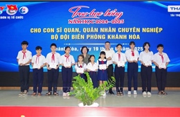 Trao học bổng cho con cán bộ, quân nhân chuyên nghiệp Bộ đội Biên phòng