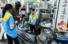 Ấn Độ tăng giá xăng lần thứ hai trong một tuần