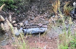 Xe tải mất lái lao xuống vực, lái xe tử vong