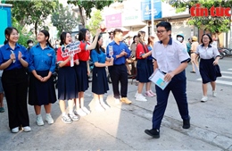 Trên 5.000 thanh niên tình nguyện hỗ trợ phụ huynh và thí sinh thi lớp 10