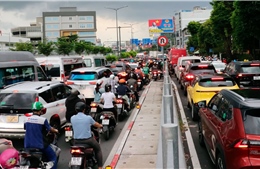 Người dân TP Hồ Chí Minh lưu ý lộ trình di chuyển khi xem bắn pháo hoa