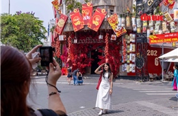 Rực rỡ không gian Tết xưa tại các quán cà phê ở TP Hồ Chí Minh