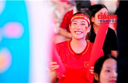 Cổ động viên TP Hồ Chí Minh tiếp lửa cho đội tuyển Việt Nam